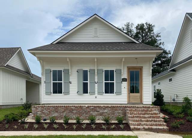Property at 122 Royal Oak Blvd, Thibodaux, LA 70301, 3 beds, 2 baths