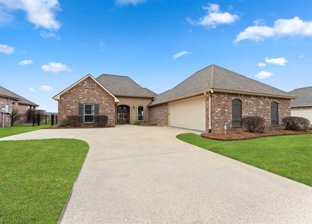 Property at 938 Fairwinds Ave, Zachary, LA 70791, 4 beds, 3 baths