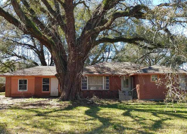 Property at 3577 Greenway Dr, Baton Rouge, LA 70814, 3 beds, 1 bath