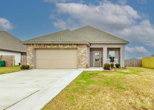 Property at 207 Shadow Pointe Rd, Thibodaux, LA 70301, 3 beds, 2 baths