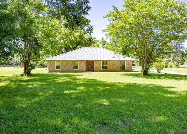 Property at 2830 Country Plaza Ave, Zachary, LA 70791, 3 beds, 2 baths