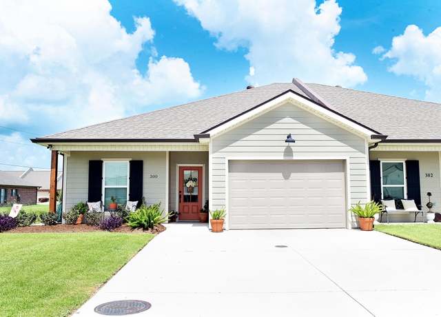 Property at 300 Swanson Dr, Thibodaux, LA 70301, 2 beds, 2 baths