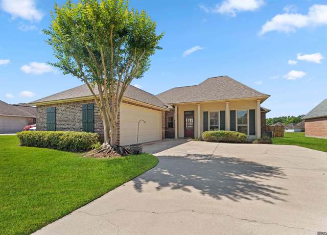 Property at 2524 Creek Hollow Ave, Zachary, LA 70791, 3 beds, 2 baths