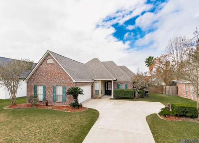 Property at 18059 Kenner Dr, Prairieville, LA 70769, 3 beds, 2 baths
