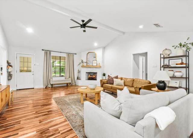 Property at 1341 S Flannery Rd, Baton Rouge, LA 70816, 4 beds, 2 baths
