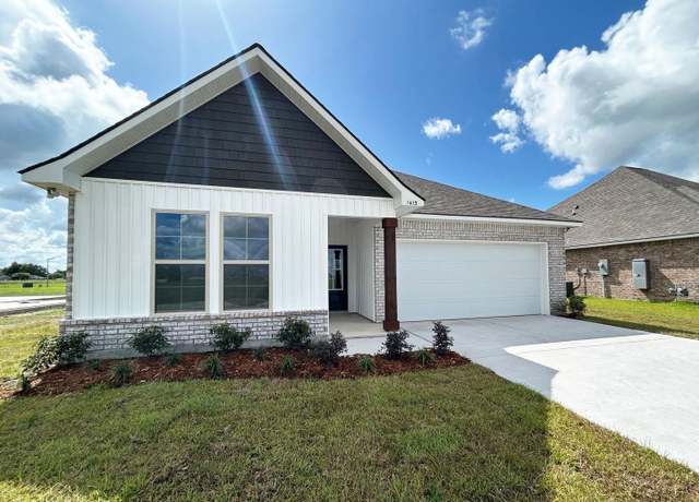 Property at 1413 Tina St, Thibodaux, LA 70301, 4 beds, 2.5 baths