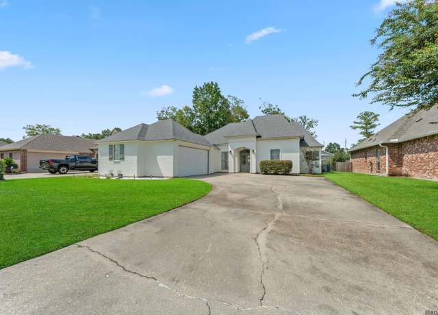Property at 40460 Misty Oak Ct, Prairieville, LA 70769, 4 beds, 2 baths