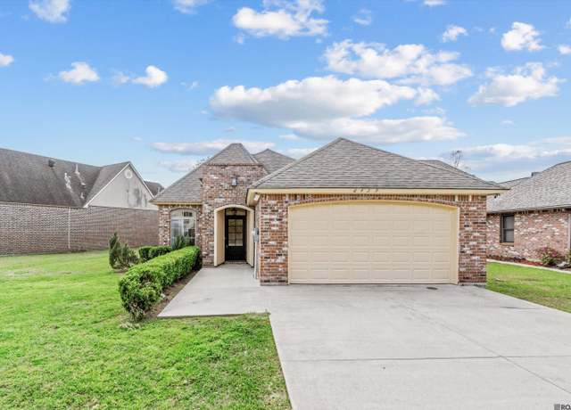 Property at 6439 Patio Ct, Gonzales, LA 70737, 3 beds, 2.5 baths