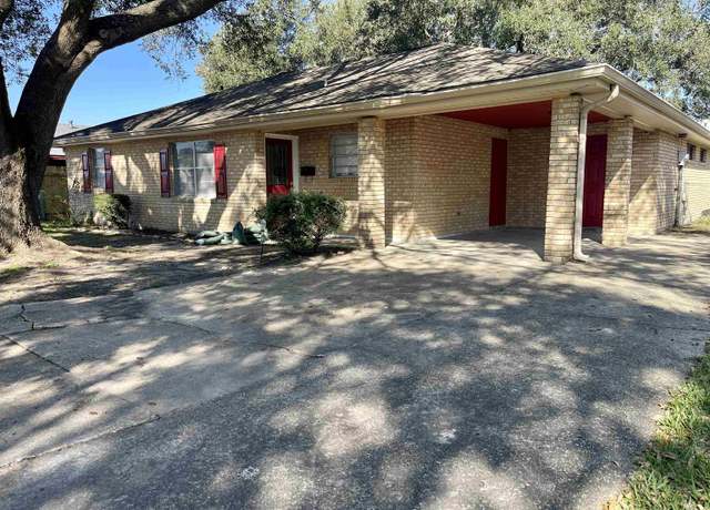 Property at 809 Old Natalie Dr, Houma, LA 70364, 3 beds, 2 baths