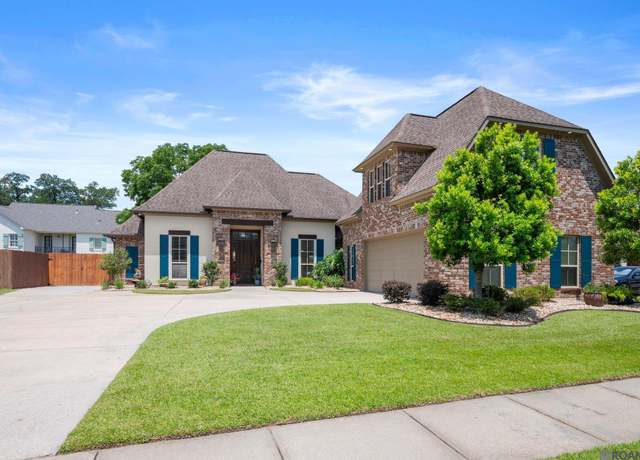 Property at 14377 Bluff Lakes Dr, Prairieville, LA 70769, 4 beds, 4 baths