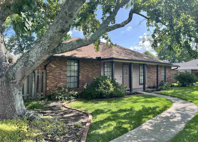 Property at 40112 Ronda Ave, Prairieville, LA 70769, 4 beds, 2 baths