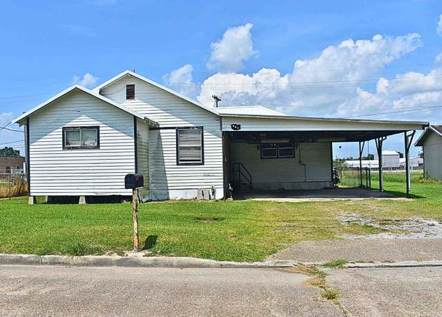 Property at 905 Peach St, Houma, LA 70363, 3 beds, 2 baths