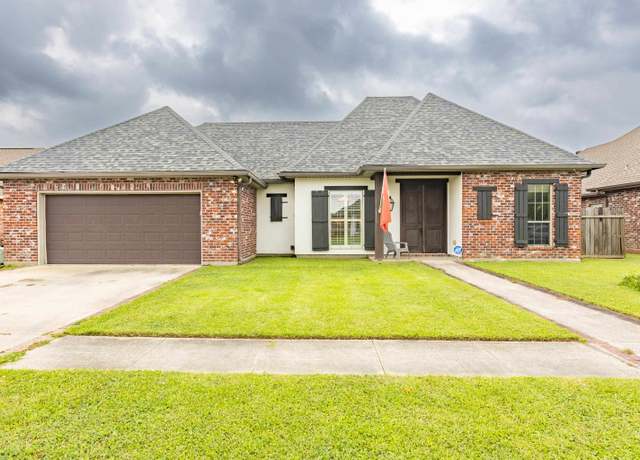 Property at 220 Viola St, Houma, LA 70360, 3 beds, 2 baths