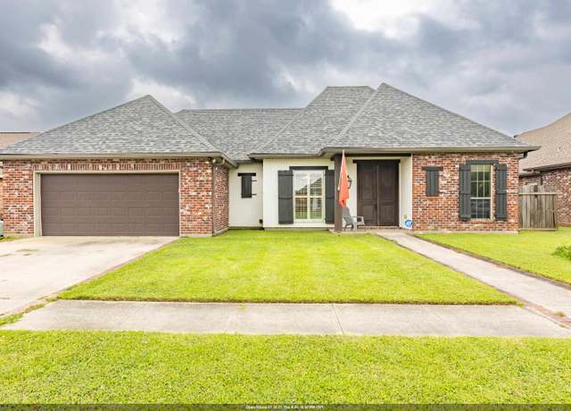Property at 220 Viola St, Houma, LA 70360, 3 beds, 2 baths