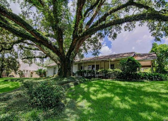 Property at 2593 E Lakeshore Dr, Baton Rouge, LA 70808, 3 beds, 2 baths