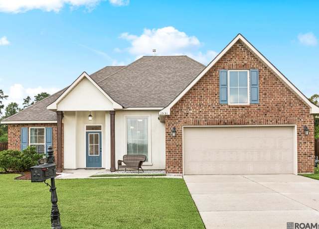 Property at 23139 Berry View Dr, Denham Springs, LA 70726, 3 beds, 2 baths