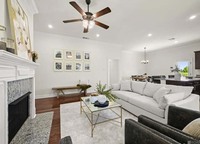 Property at 41315 Hackett Canal Dr, Gonzales, LA 70737, 4 beds, 2.5 baths