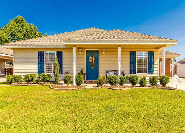 Property at 308 Jennifer St, Gray, LA 70359, 3 beds, 2 baths