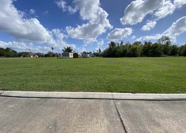 Property at 230 Derusso St, Houma, LA 70364