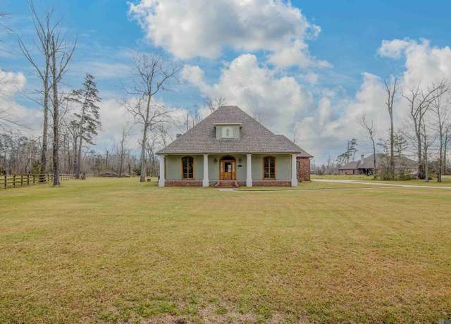 Property at 43591 Woodhollow Dr, Prairieville, LA 70769, 3 beds, 3 baths