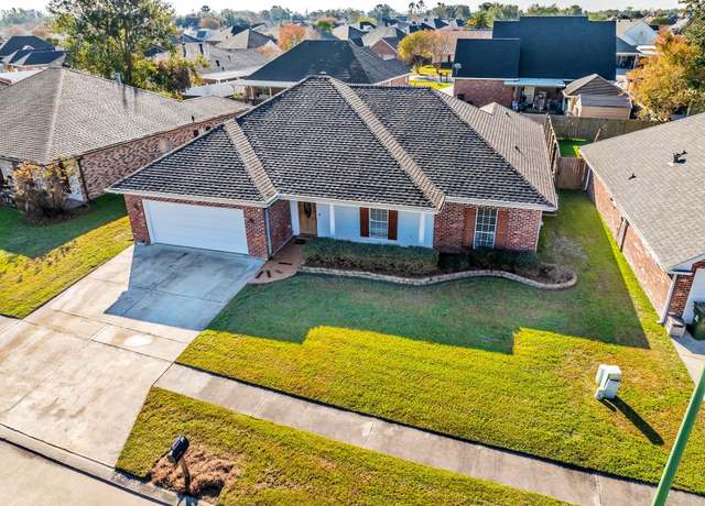 Property at 411 Lancaster Dr, Houma, LA 70360, 4 beds, 3 baths