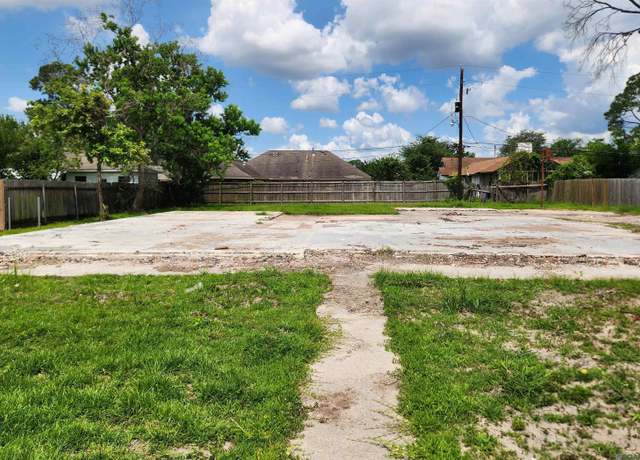 Property at 2151 San Clemente Dr, Baton Rouge, LA 70815