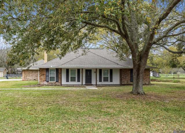 Property at 10325 Shoe Creek Dr, Baton Rouge, LA 70818, 4 beds, 2 baths