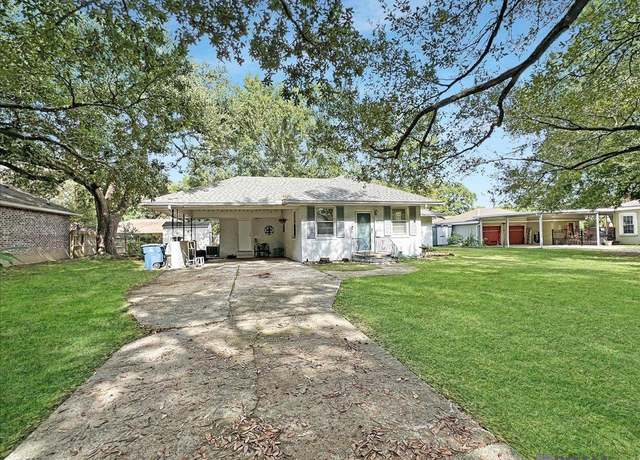 Property at 524 Avenue F, Port Allen, LA 70767, 3 beds, 2 baths