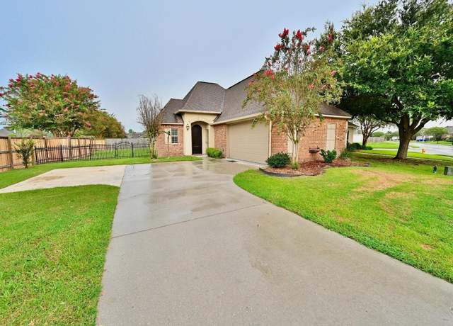 Property at 10409 Springtree Ave, Baton Rouge, LA 70810, 3 beds, 2 baths