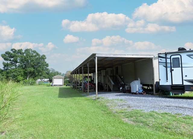 Property at 342 Hummingbird Dr, Houma, LA 70364, 3 beds, 2 baths
