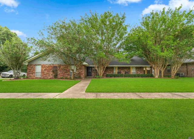 Property at 5842 Sophie Anne Dr, Zachary, LA 70791, 3 beds, 2 baths