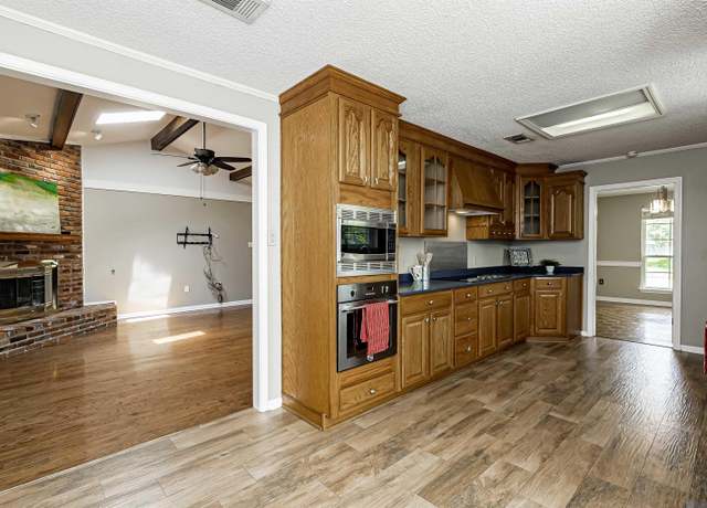 Property at 4376 Blecker Dr, Baton Rouge, LA 70809, 3 beds, 2.5 baths
