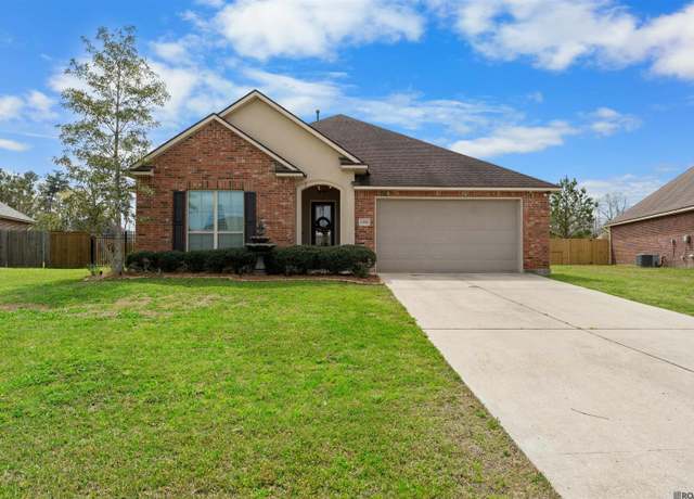 Property at 13382 Alder Dr, Denham Springs, LA 70726, 3 beds, 2 baths