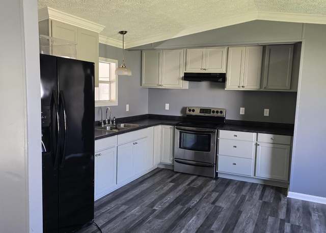 Property at 30997 Goldenrod St, Denham Springs, LA 70726, 3 beds, 2 baths
