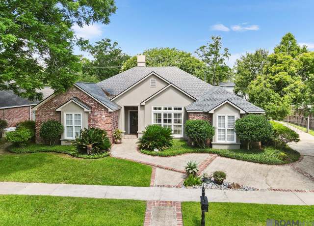 Property at 121 University Highlands Ct, Baton Rouge, LA 70808, 4 beds, 3 baths