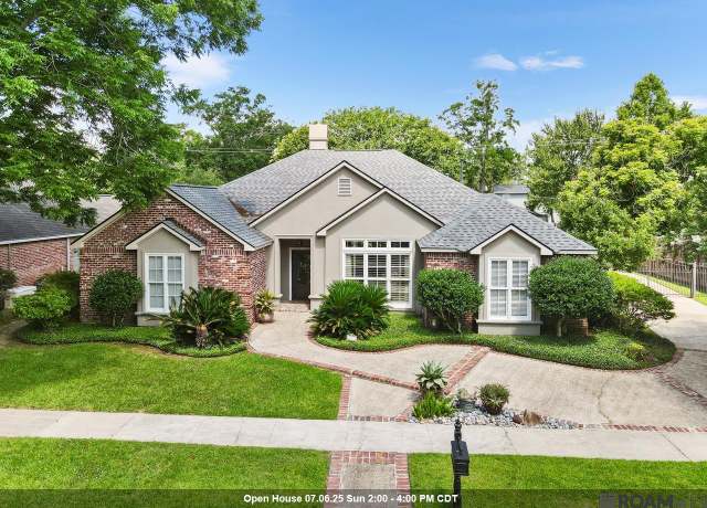 Property at 121 University Highlands Ct, Baton Rouge, LA 70808, 4 beds, 3 baths