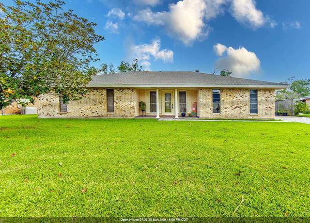 Property at 206 Presque Isle Dr, Houma, LA 70360, 3 beds, 2 baths