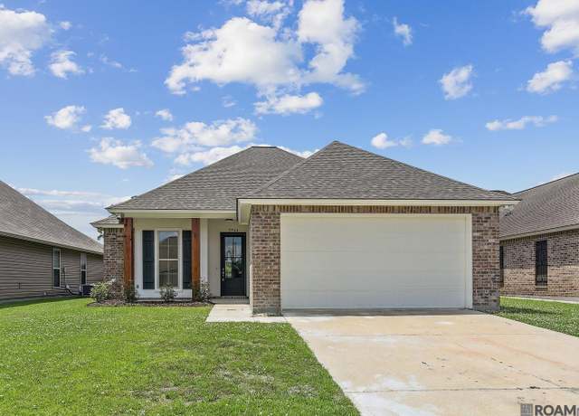 Property at 7744 Cedar Trail Dr, Denham Springs, LA 70726, 3 beds, 2 baths