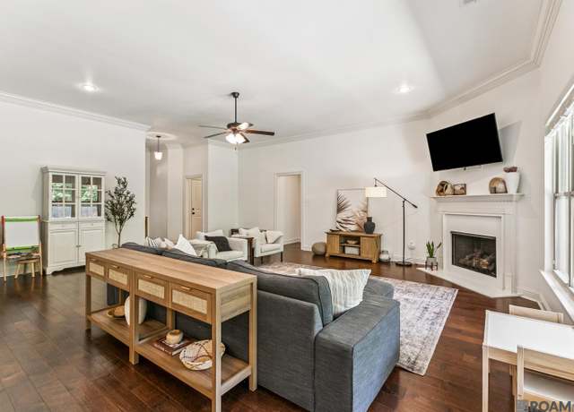 Property at 17525 Waterloo Dr, Baton Rouge, LA 70817, 4 beds, 2 baths
