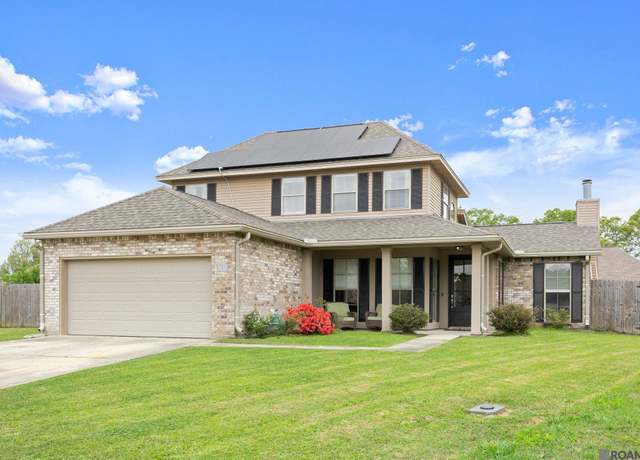 Property at 9137 Kanawha Ct, Denham Springs, LA 70726, 4 beds, 2.5 baths