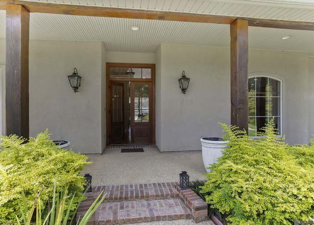 Property at 4279 Cypress Pointe Dr, Zachary, LA 70791, 4 beds, 3 baths