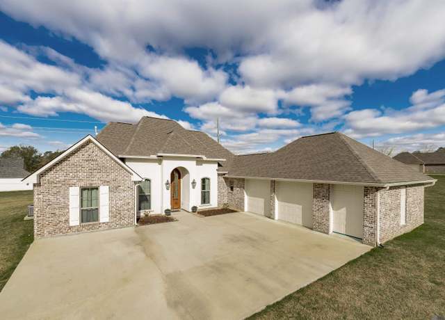 Property at 4620 Meadow Dr, Jackson, LA 70748, 3 beds, 2.5 baths