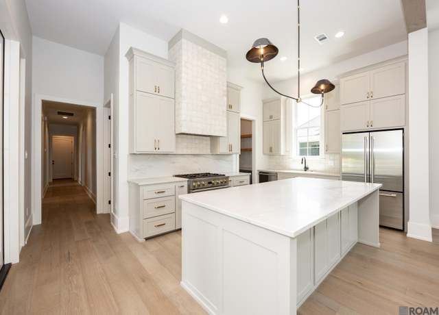Property at 14641 Cottage Bend Dr, Baton Rouge, LA 70820, 3 beds, 2.5 baths