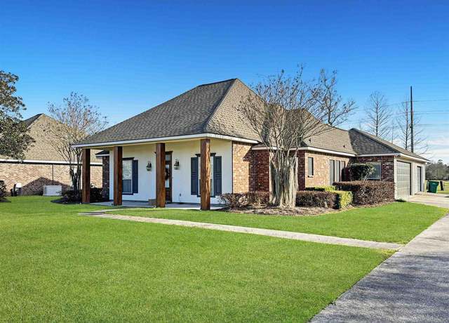 Property at 8778 Wyeth Dr, Denham Springs, LA 70706, 3 beds, 2 baths