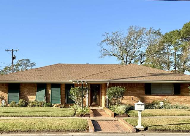 Property at 1901 6th St, Morgan City, LA 70380, 3 beds, 3 baths