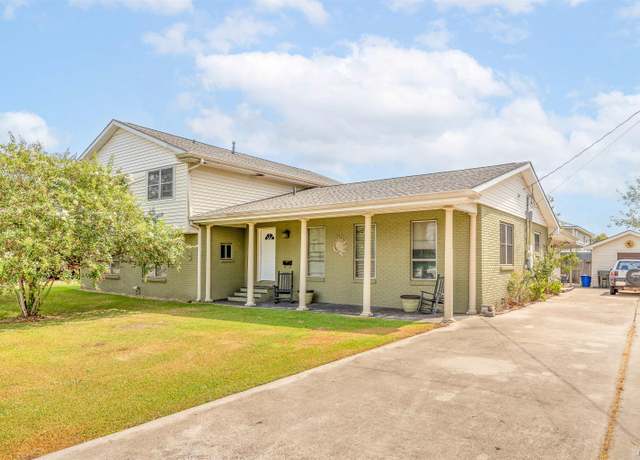 Property at 704 Maple Ave, Houma, LA 70364, 4 beds, 3 baths