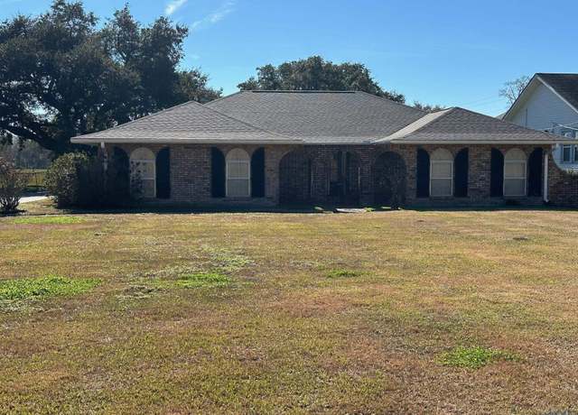 Property at 1711 Hwy 18, Vacherie, LA 70090, 3 beds, 2.5 baths