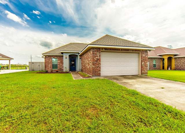 Property at 2204 Parish Rd, Thibodaux, LA 70301, 3 beds, 2 baths