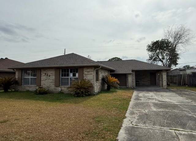 Property at 622 Douglas Dr, Houma, LA 70364, 3 beds, 2 baths