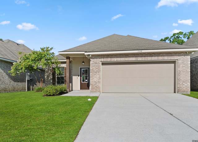 Property at 1346 Hickory Creek Dr, Baton Rouge, LA 70816, 3 beds, 2 baths